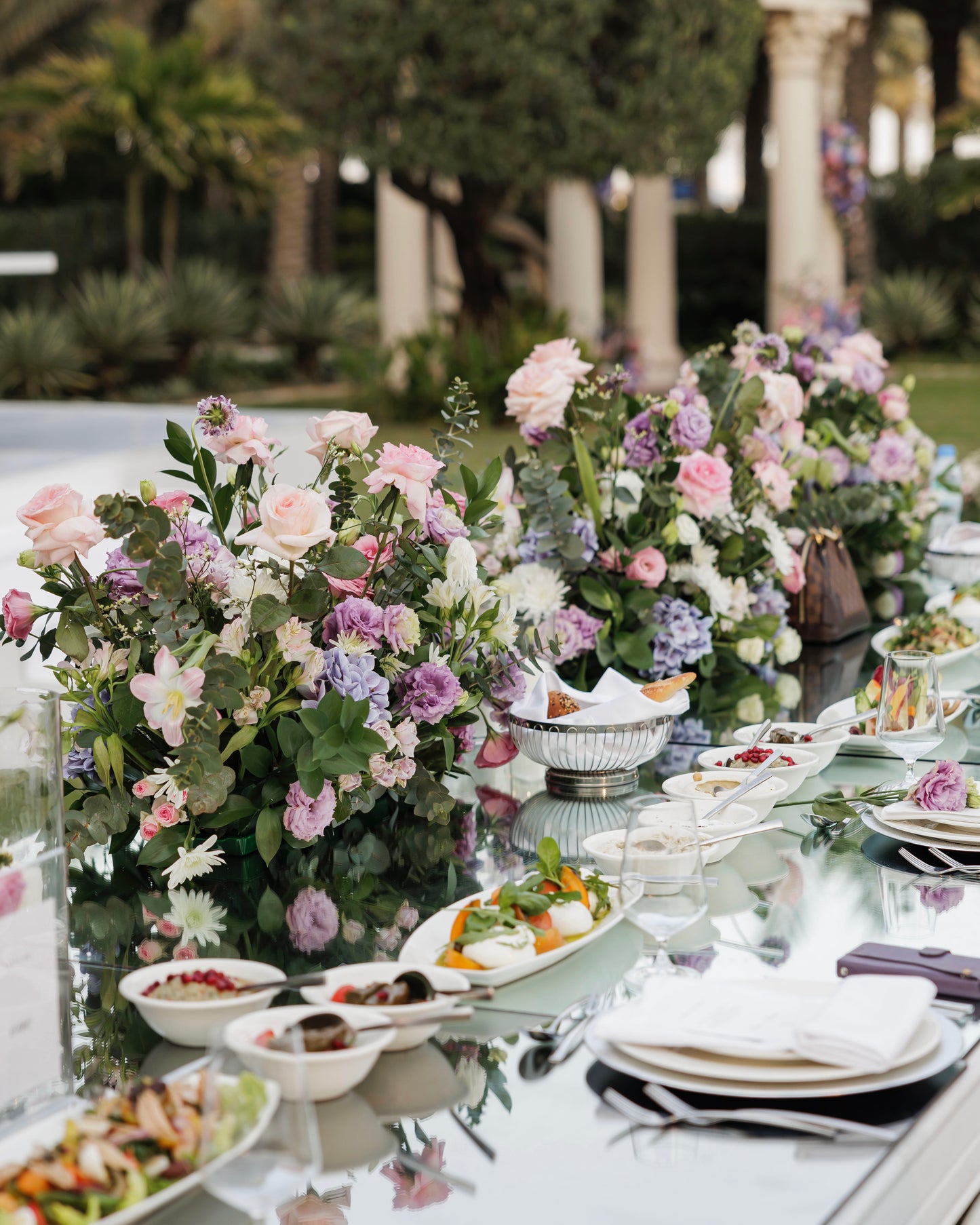 Fresh and artificial flowers (rent)