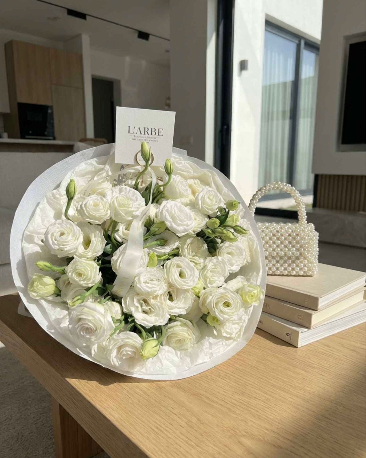 WHITE FLOWERS BOUQUET WITH EUSTOMA