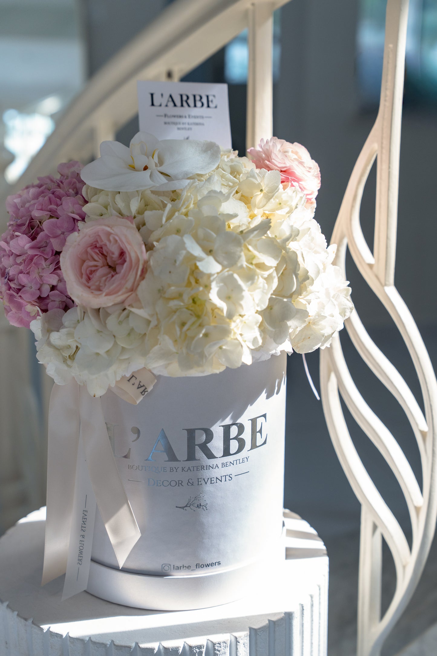 FLOWERS BOX WITH HYDRANGEAS AND ORCHID “SERENITY”