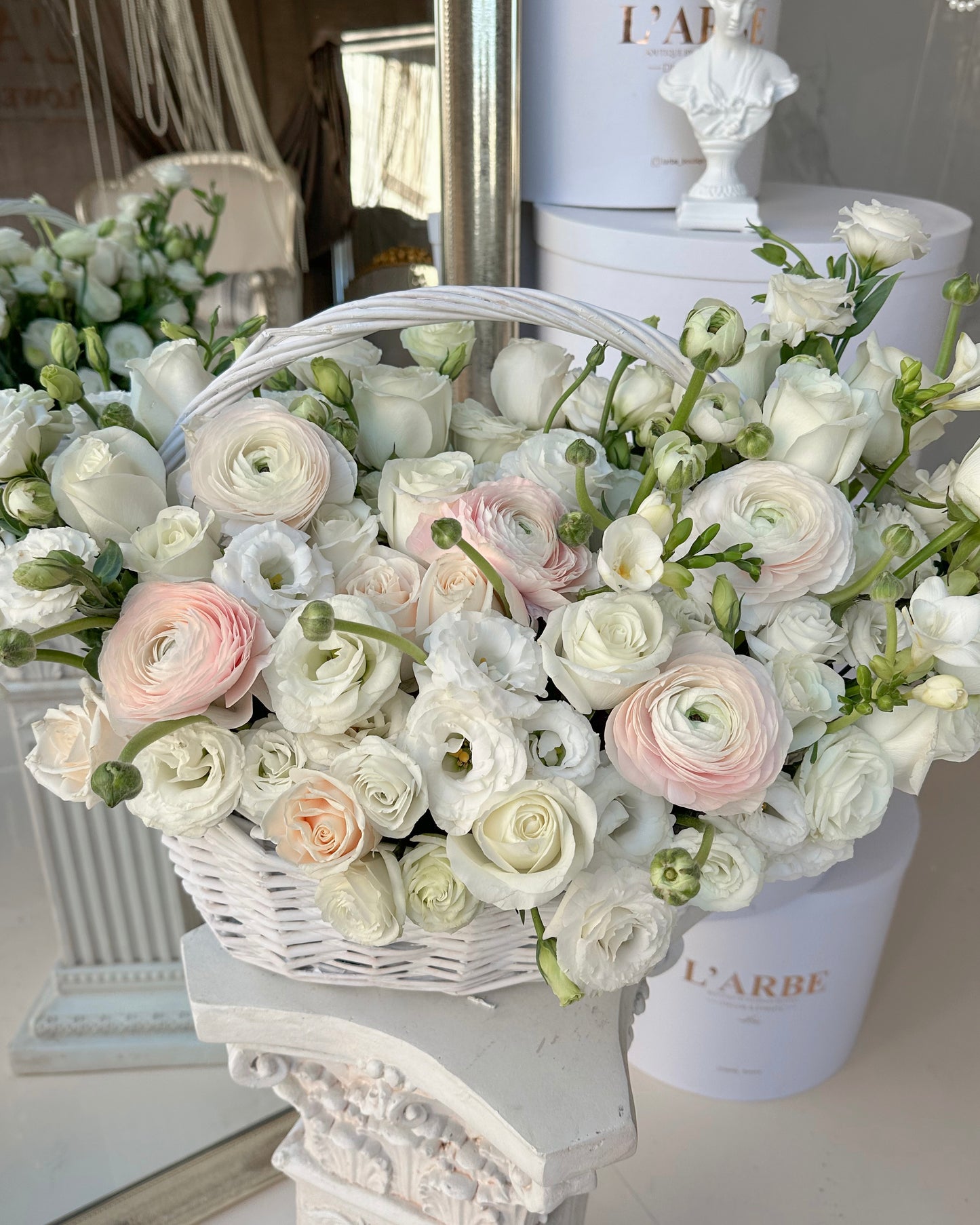 Flowers basket “Tinili”