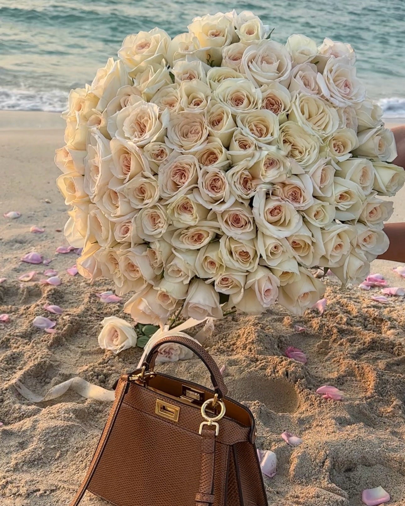 Flowers bouquet-77 cream roses O’Hara premium