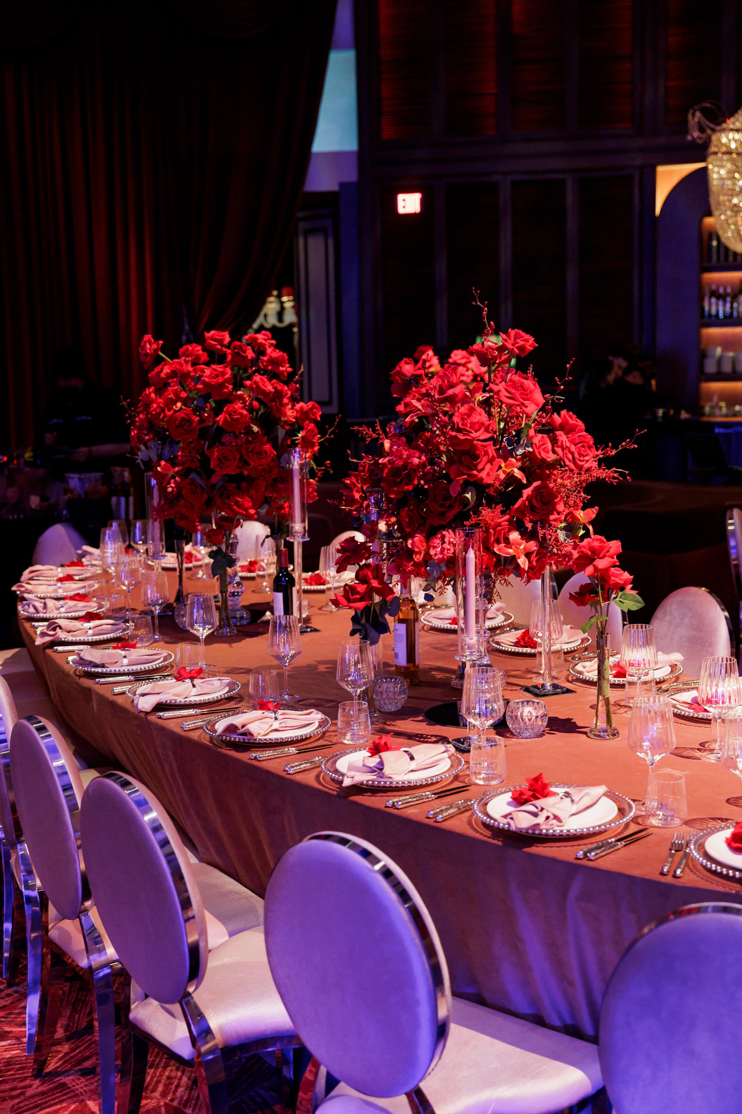 Real red flowers in vase for table (price per piece, rent)