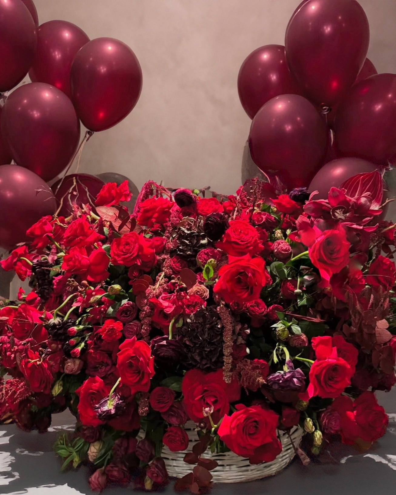 Huge XXL red burgundy basket “Rodica” with burgundy balloons Valentine flowers