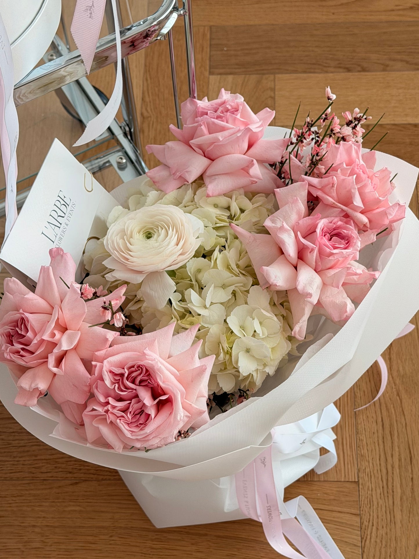 FLOWERS WHITE BOUQUET WITH HYDRANGEA, PINK ROSES AND RANUNCULUS “AURELI” 0126