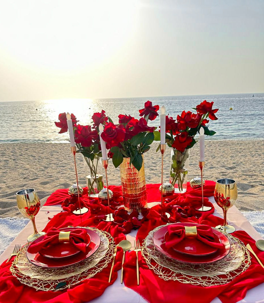 Romantic dinner for two with real flowers (decor rent)