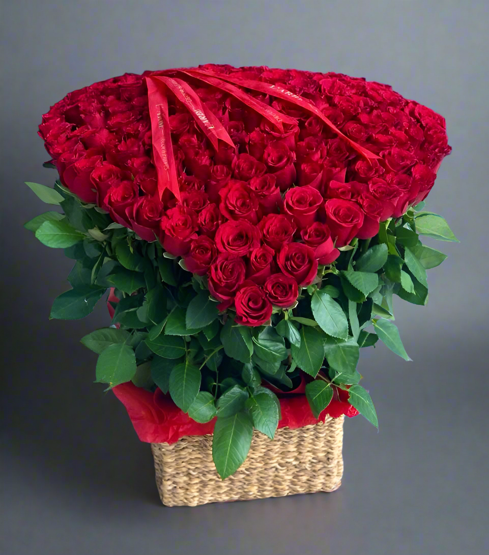 Mix flowers basket “heart red”-161 roses