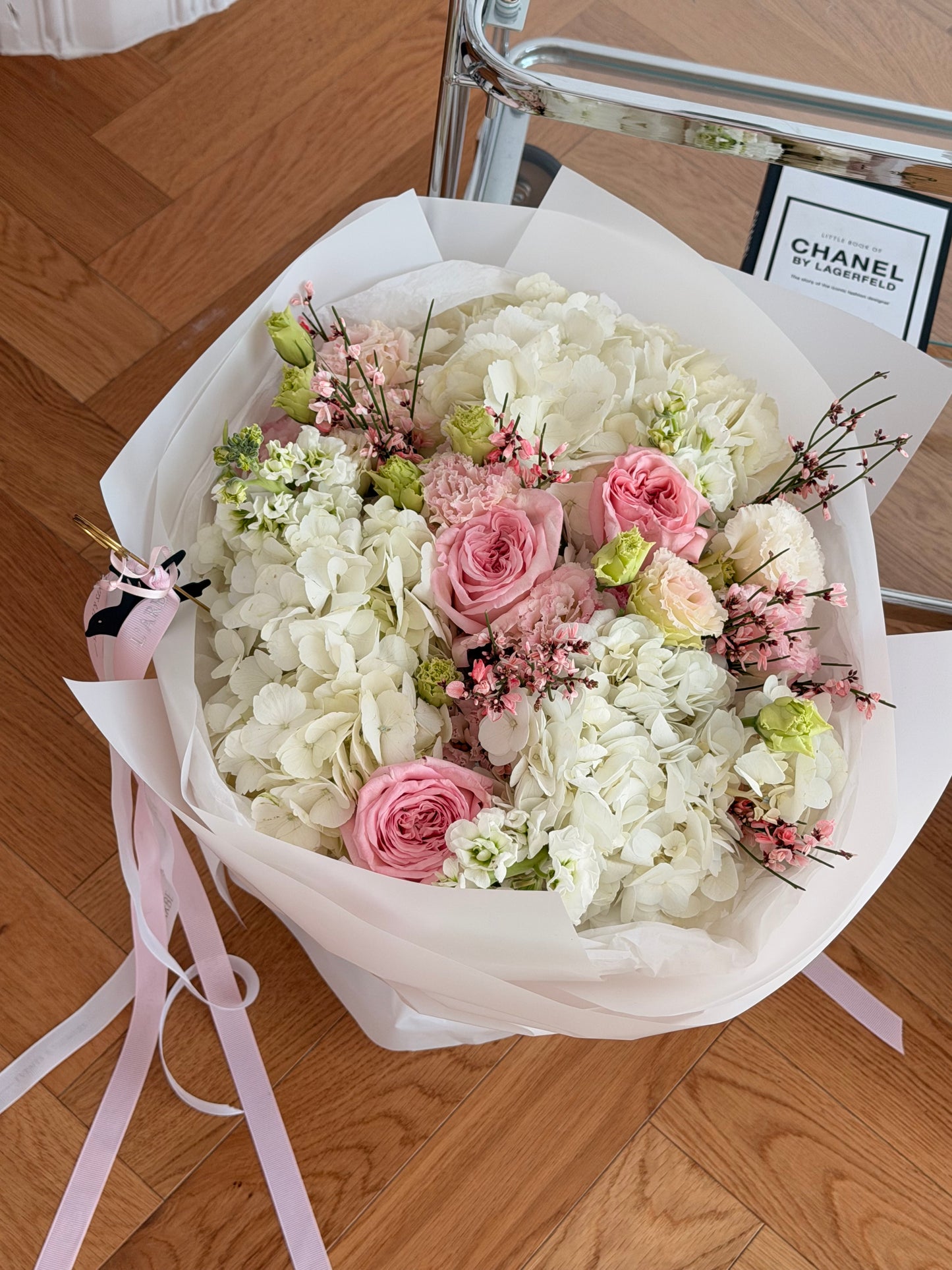 FLOWERS BOUQUET WITH HYDRANGEAS AND ROSES “AURULIA” 0127