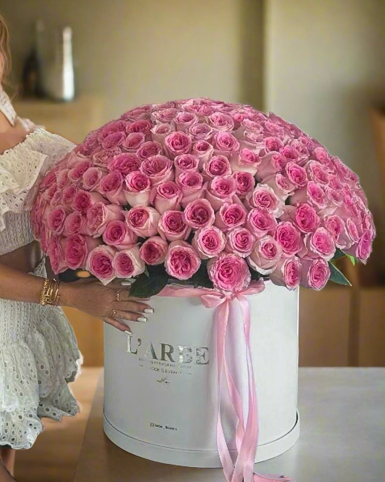 201 ROSES IN WHITE BOX