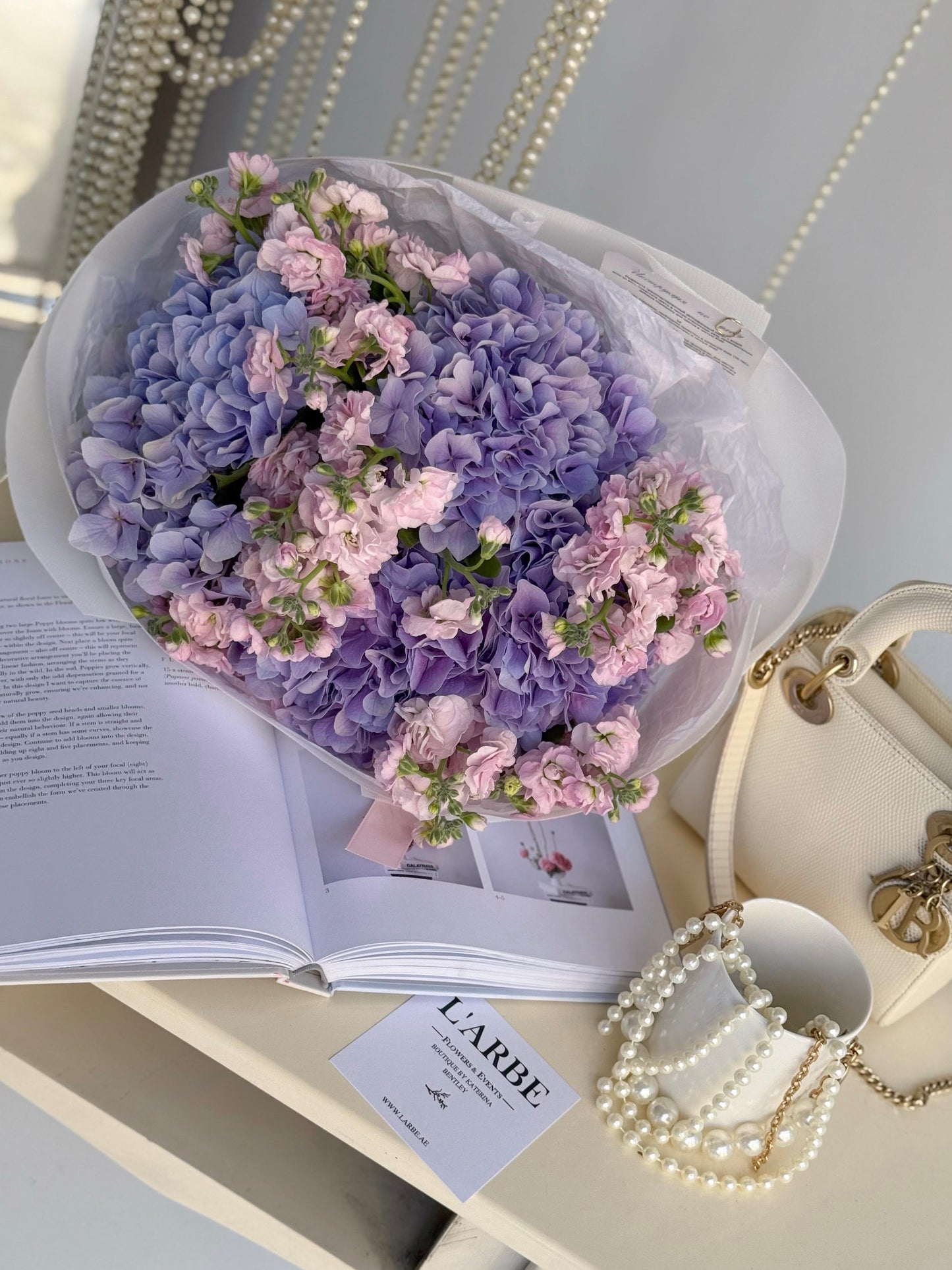 LAVENDER HYDRANGEAS WITH MATTHIOLA (M SIZE)