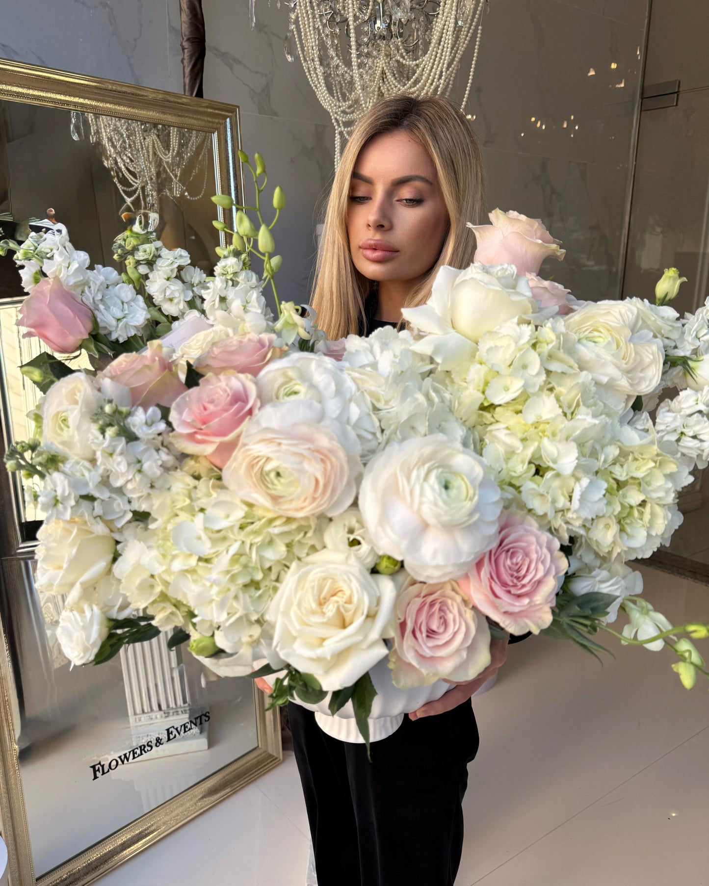 Vase with flowers “Adali”