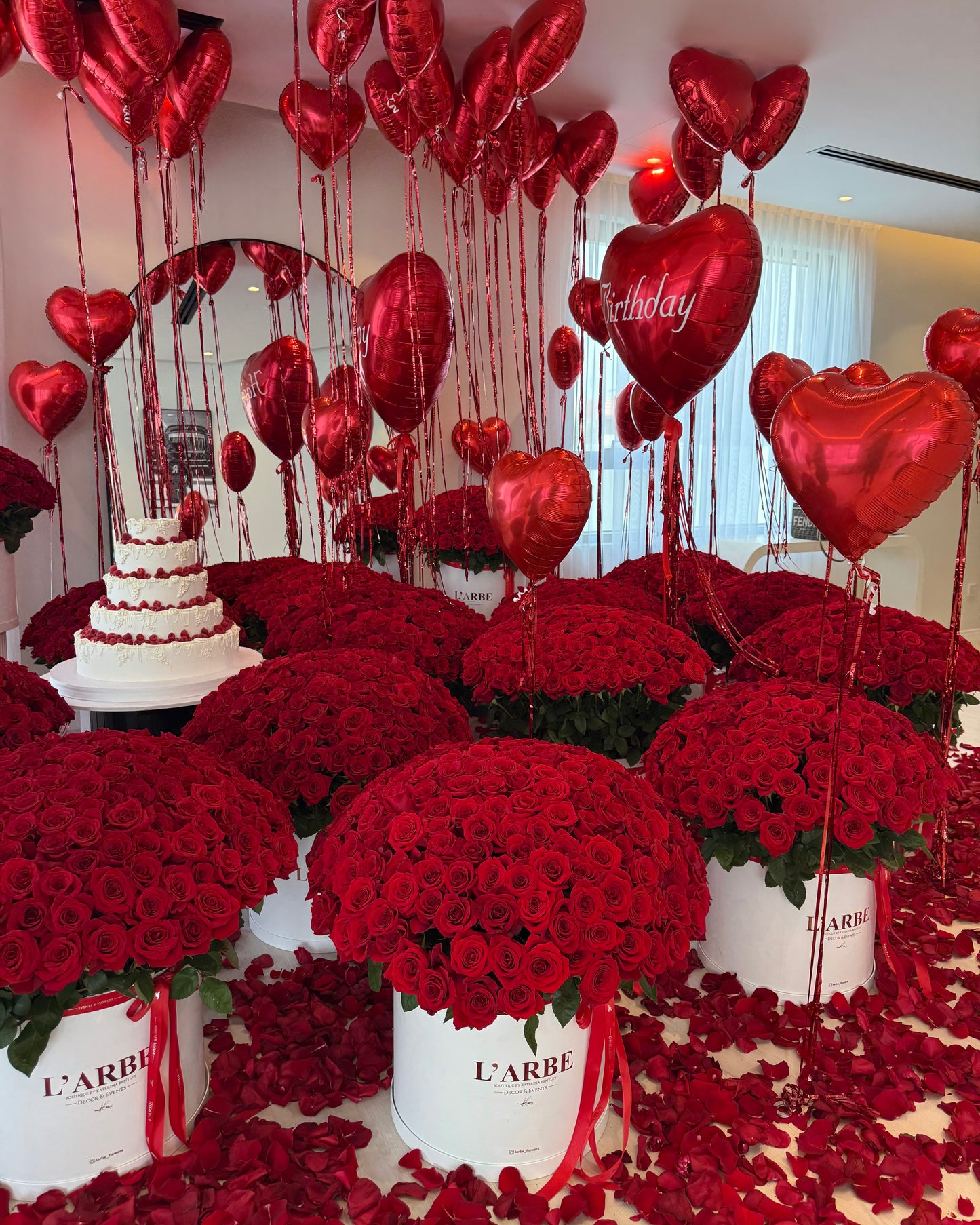 15 BOXES WITH RED ROSES AND BALLOONS
