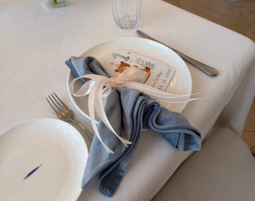 Velvet blue napkin (rent)