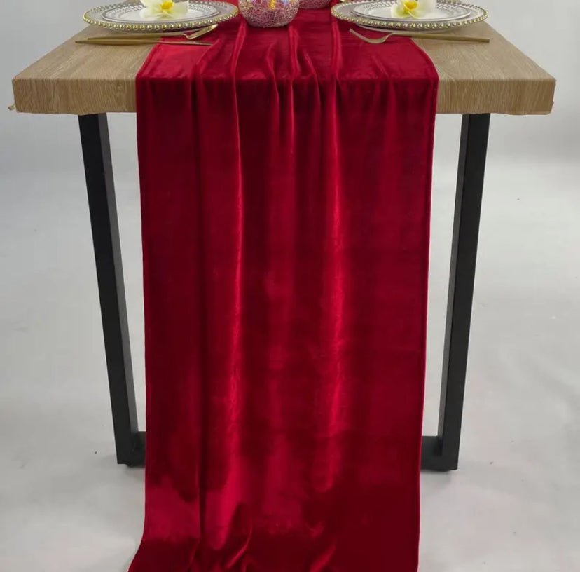 Table runner on the table (3 meter - 20 inch)