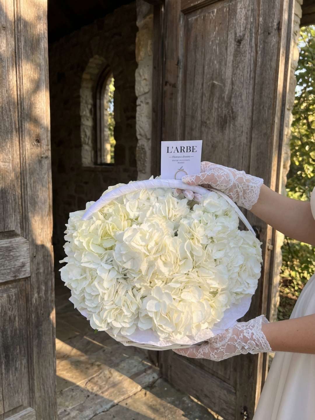 FLOWERS BOUQUET IN BASKET “WHITE HYDRANGEA IN BASKET” 15 PCS