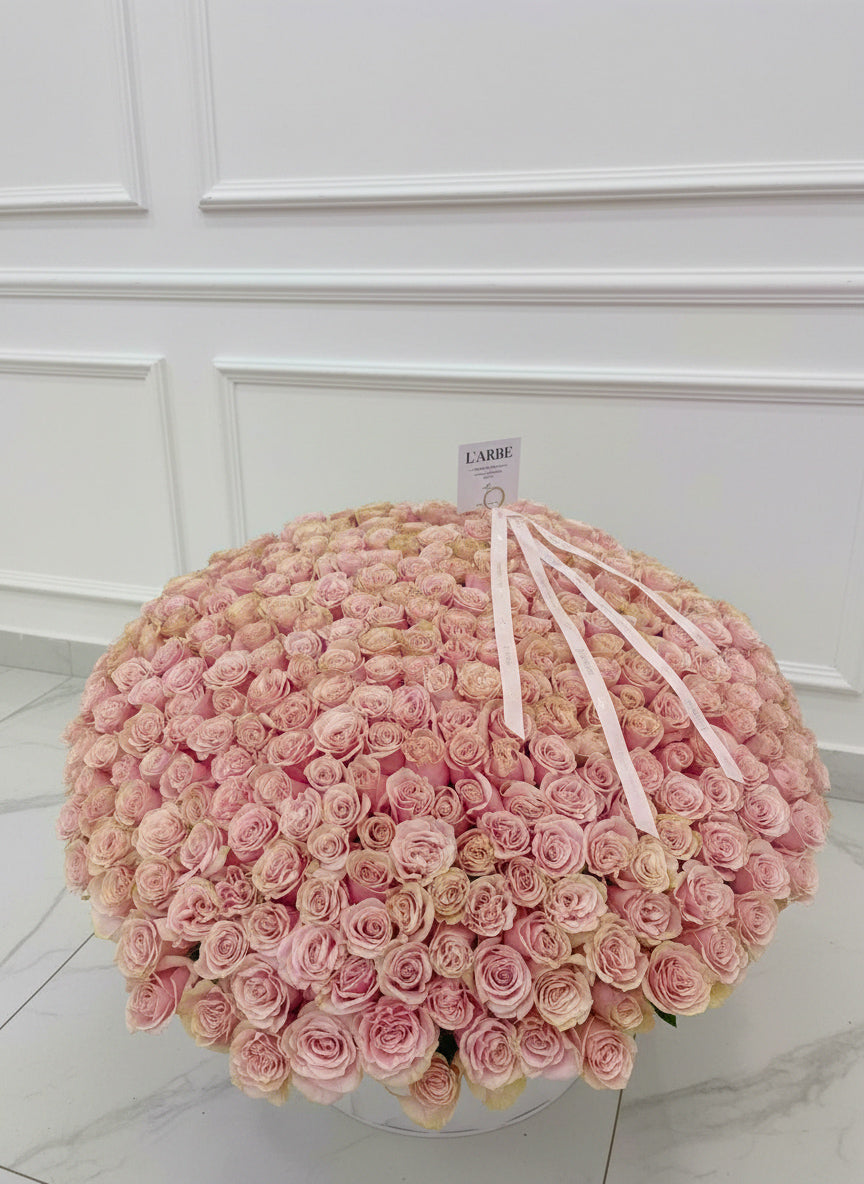 VALENTINE’S EDITION FLOWERS BOX WITH ROSES “PINK MONDIAL” 301 PCS