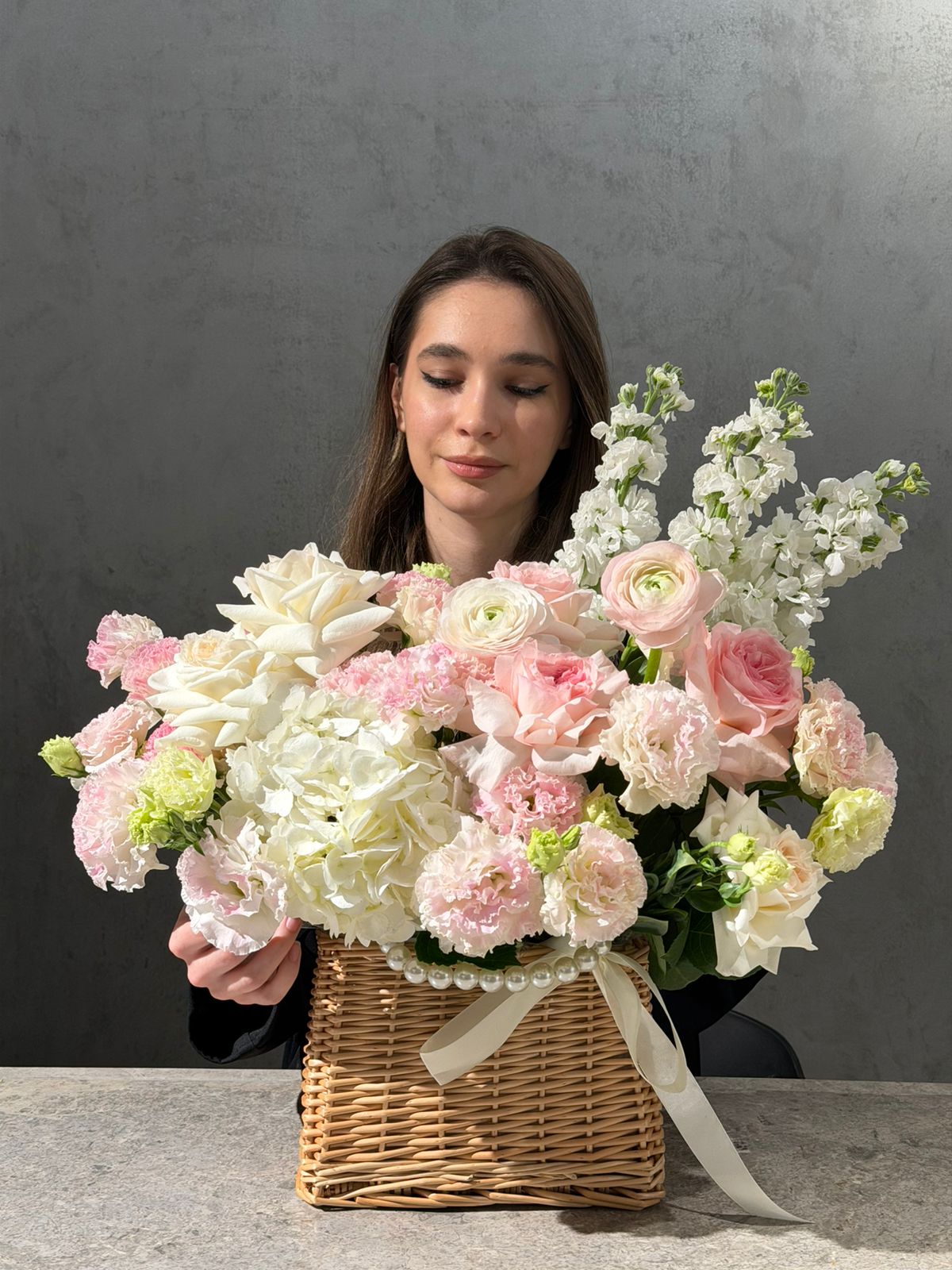 FLOWERS BASKET WITH HYDRANGEAS AND MATTHIOLA “DELIGHT”