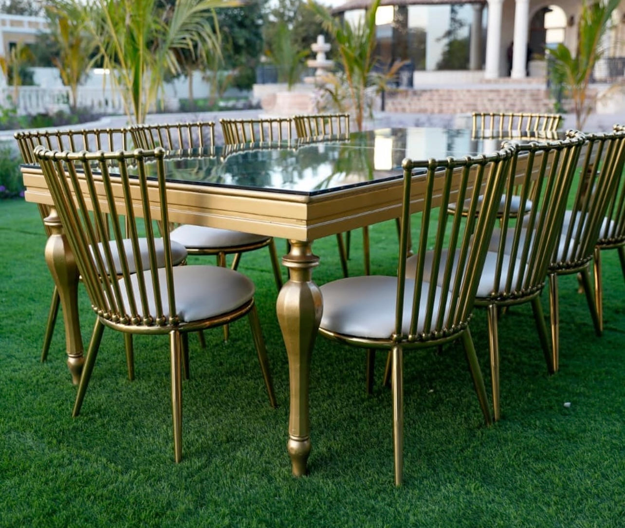 Wave chair white seat rent (250 pieces)