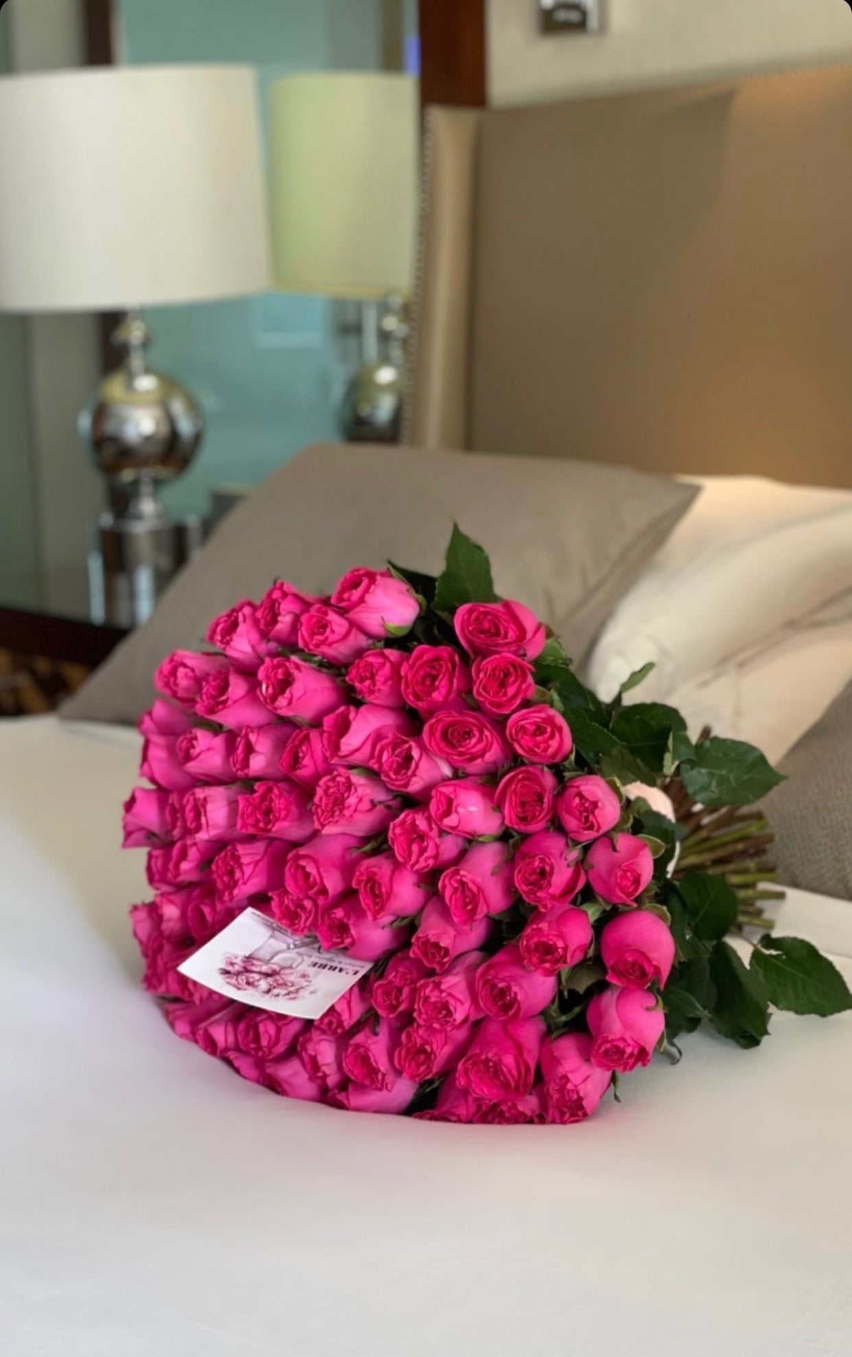 Букет цветов - 55 темно-розовых роз