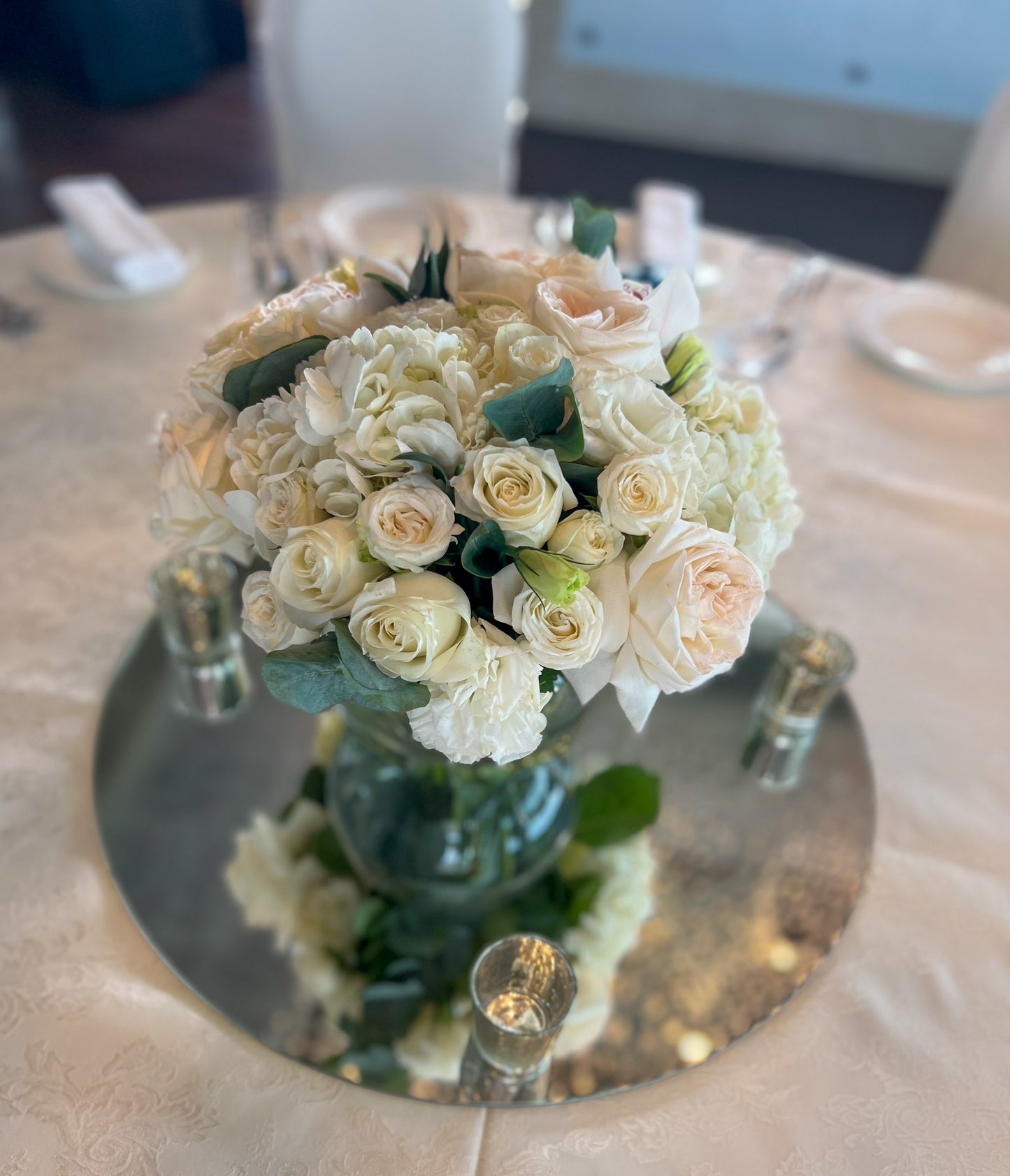 Цветы с арендованным зеркалом