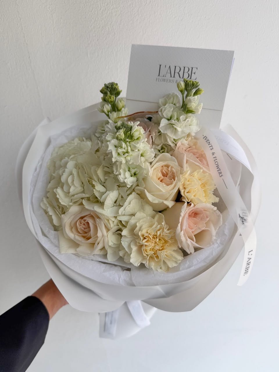 FLOWERS BOUQUET “DAYDREAM” WITH ROSES AND HYDRANGEA