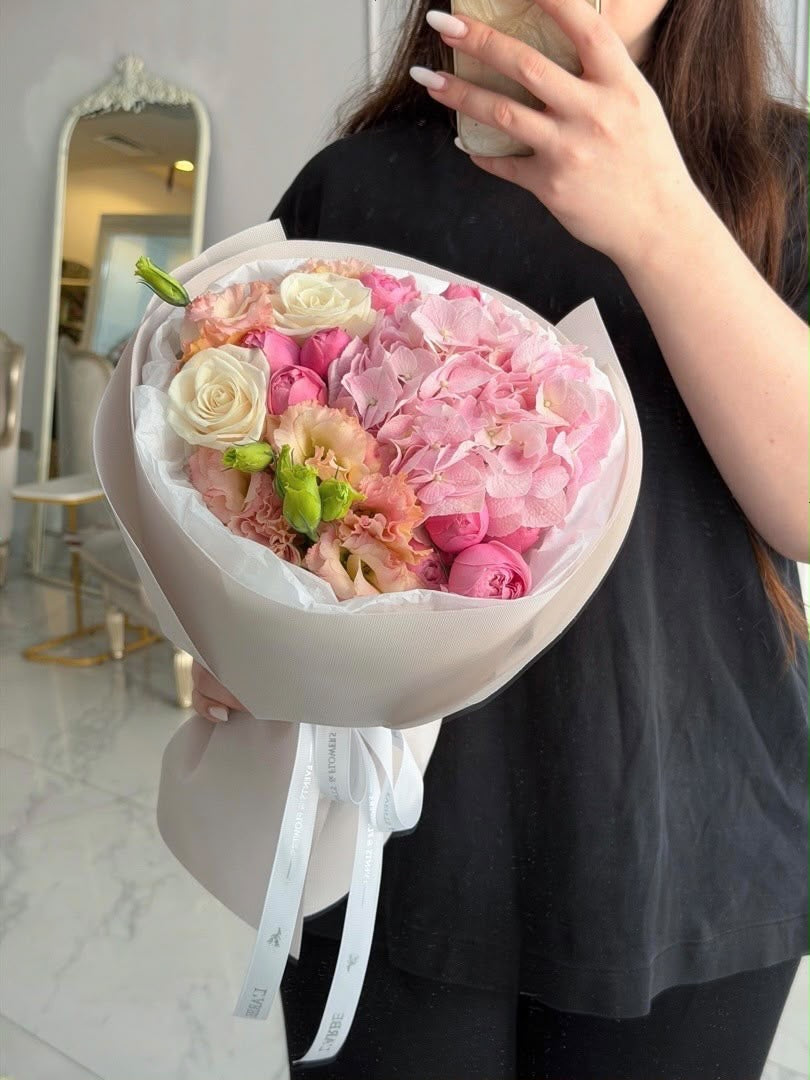 FLOWERS MIX WITH HYDRANGEA “BELLE ROSE”