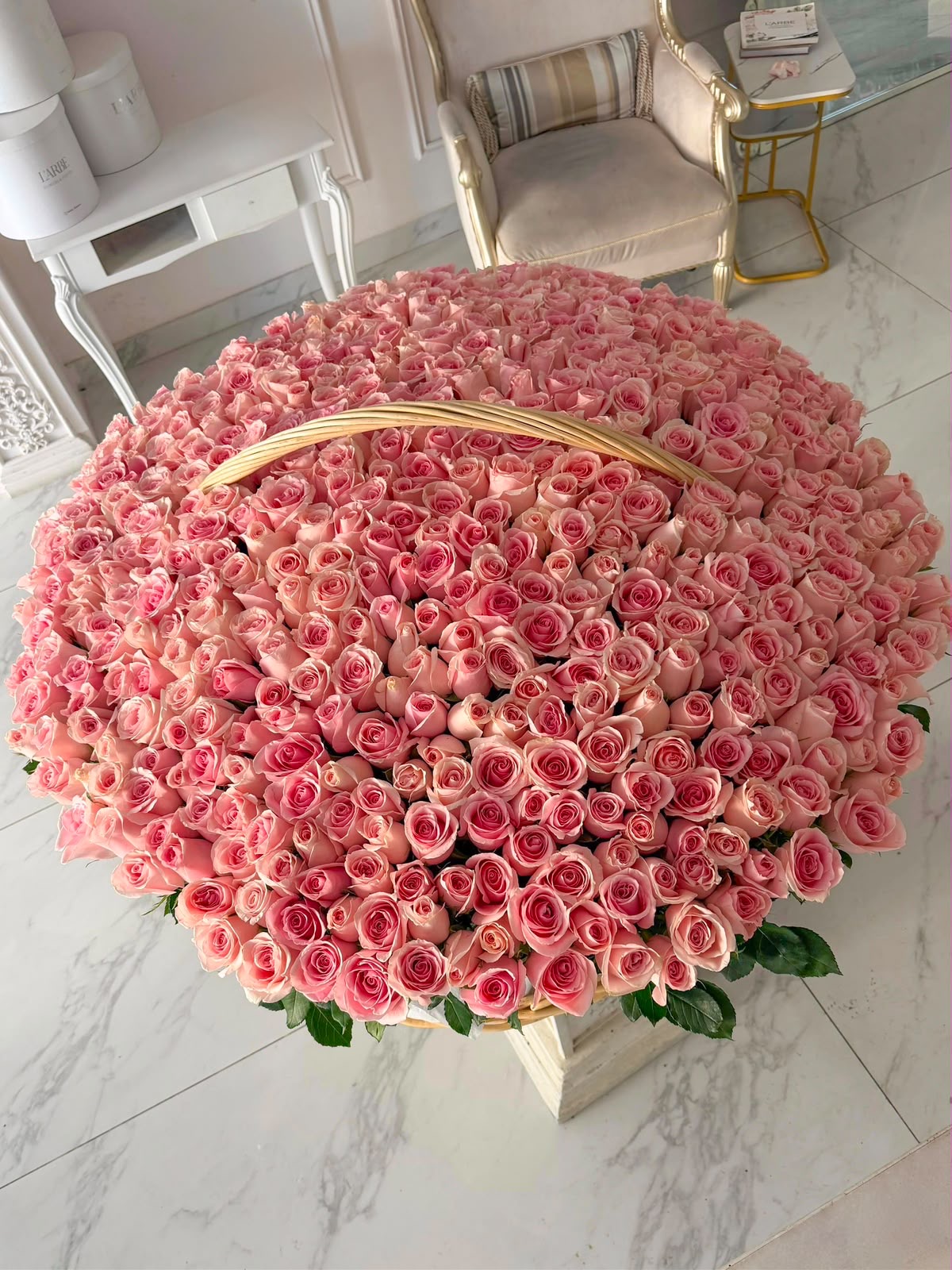 WOW FLOWERS BASKET WITH 501 PINK TIDES ROSES