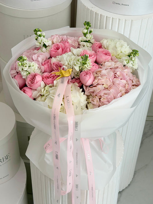 FLOWERS BOUQUET WITH MATTHIOLA AND HYDRANGEA “FLICKER”