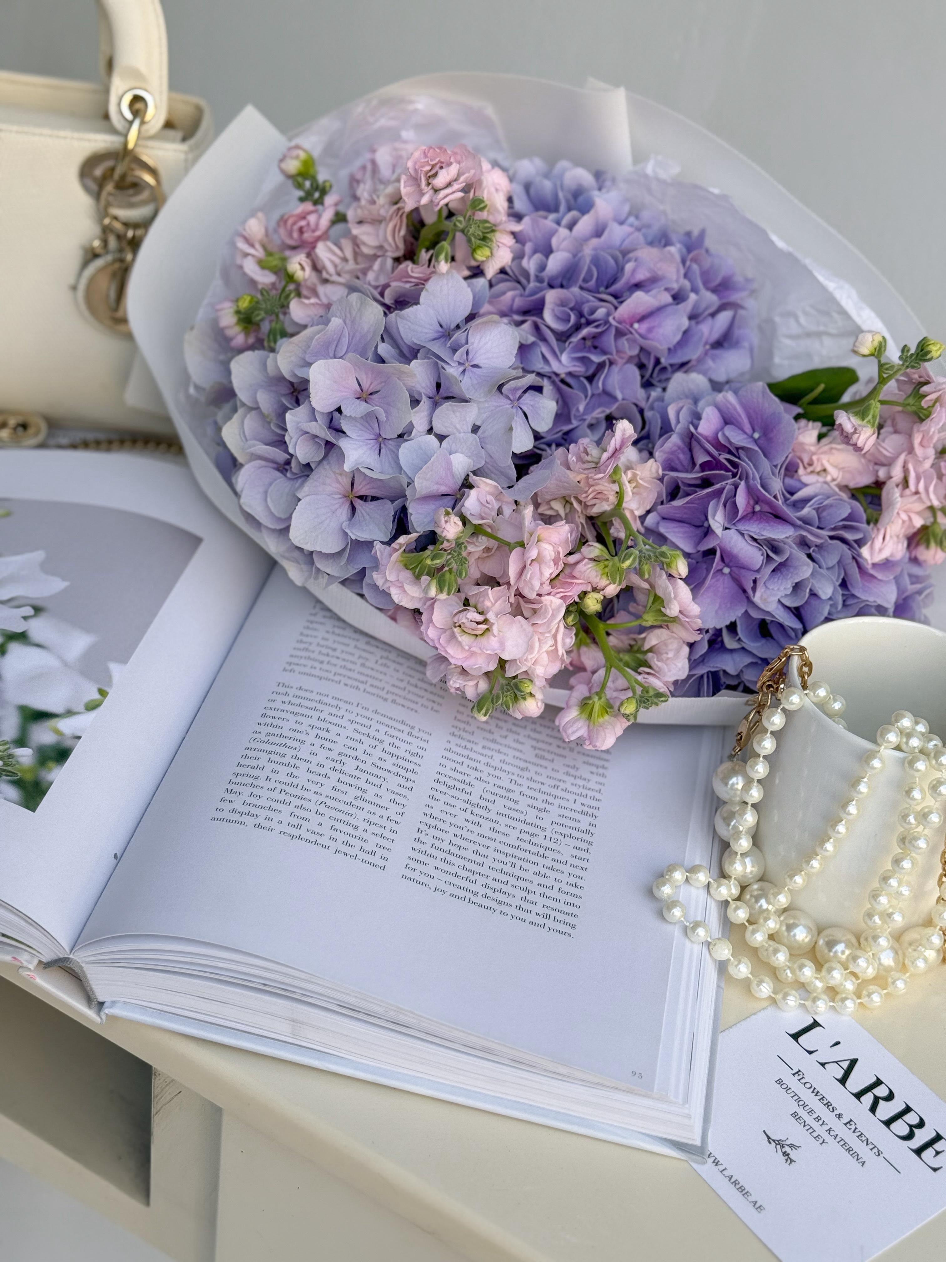 LAVANDER FLOWERS BOUQUET WITH HYDRANGEAS AND MATTHIOLA (S SIZE)