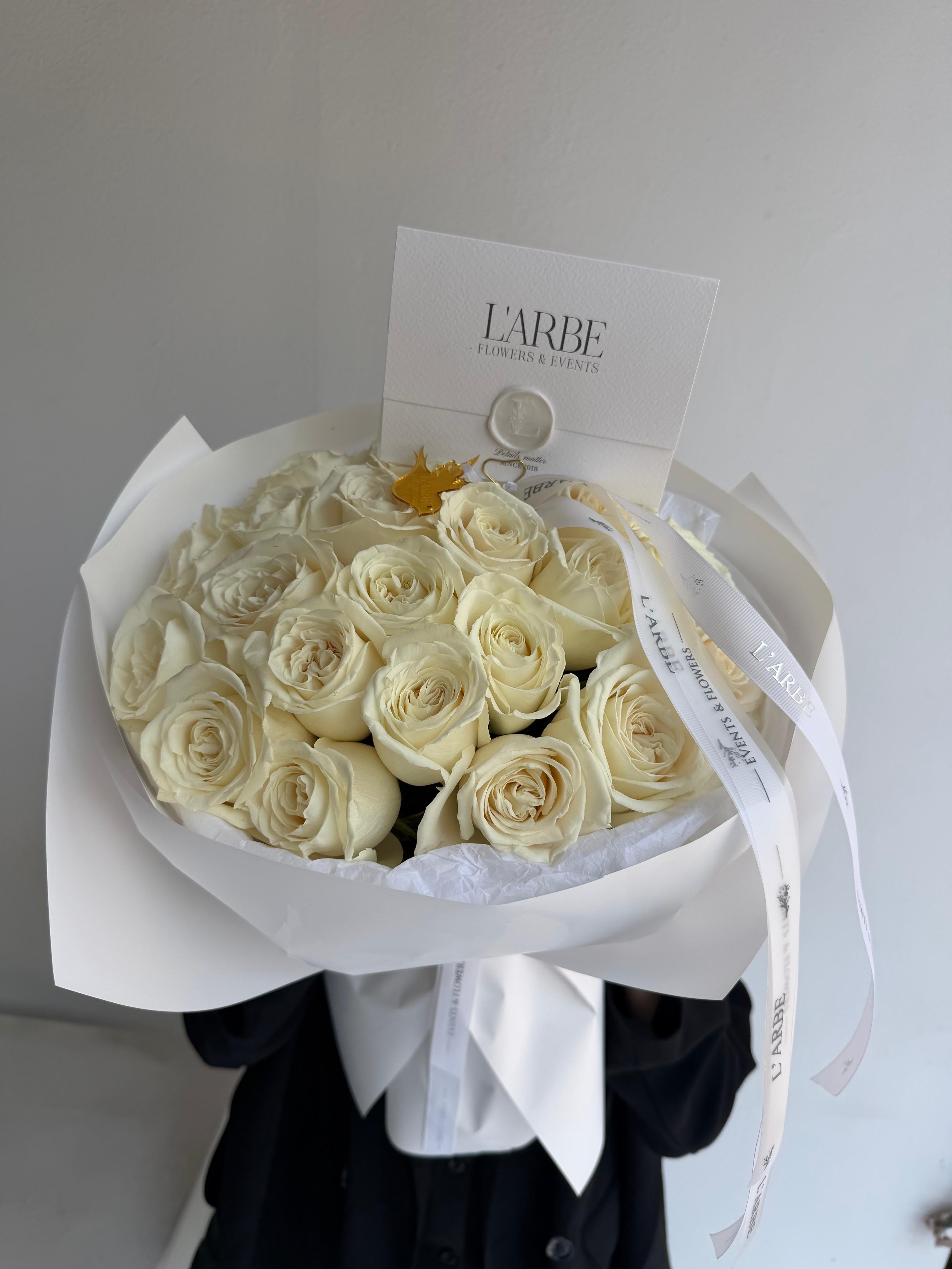 FLOWERS BOUQUET WITH WHITE ROSES