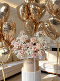 BEIGE FLOWERS BASKET WITH ROSES, MATTHIOLA AND HYDRANGEAS WITH 17 CHAMPAGNE BALLOONS “LATTE WITH BALLOONS”