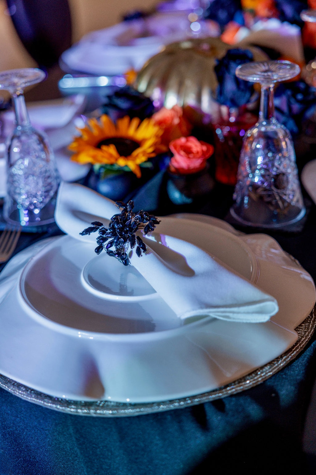 Spooky Elegance Luxury Halloween Table Setting for 8 Guests with Black & Gold Pumpkin Decor - rent