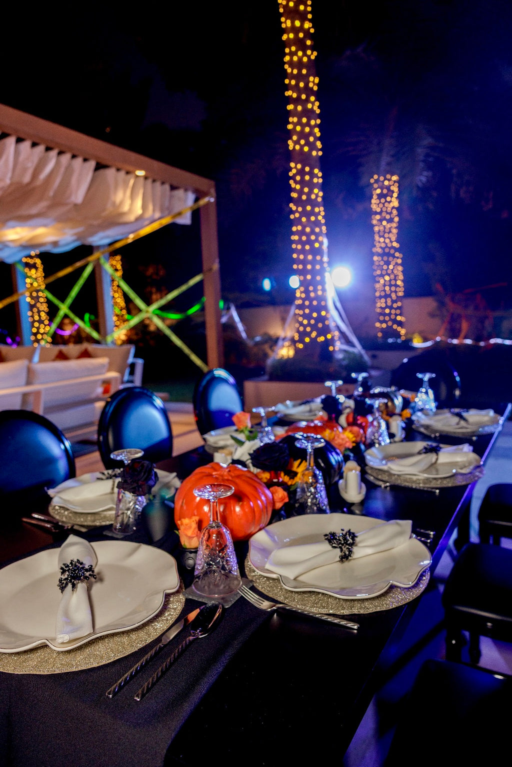 Spooky Elegance Luxury Halloween Table Setting for 8 Guests with Black & Gold Pumpkin Decor - rent