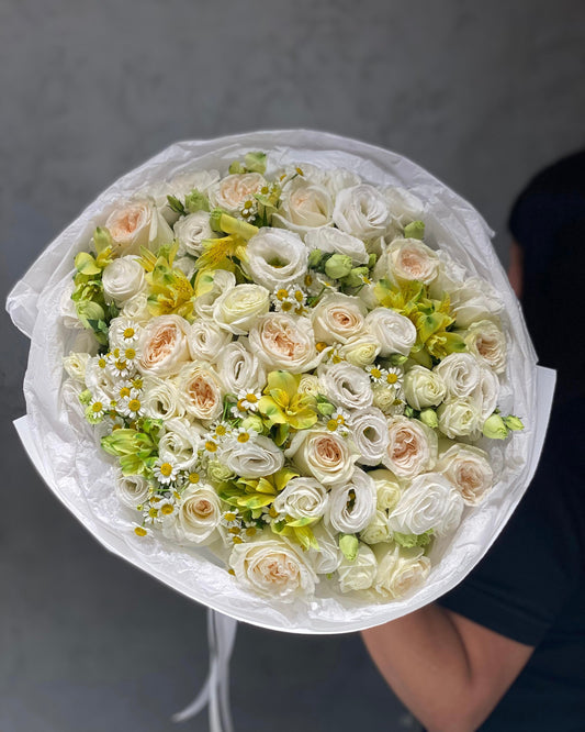 Flower bouquet white with yellow alstameria “Donatella”