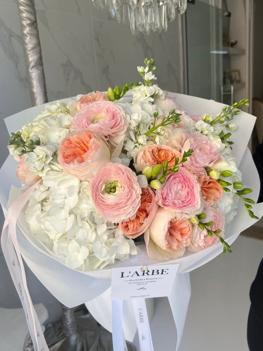 PEACH AND WHITE FLOWERS BOUQUET WITH RANUNCULUS AND FRESIA