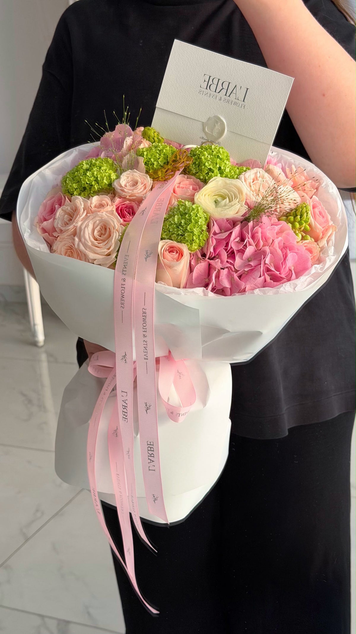 FLOWERS MIX WITH GREENS “THE DIVINE”