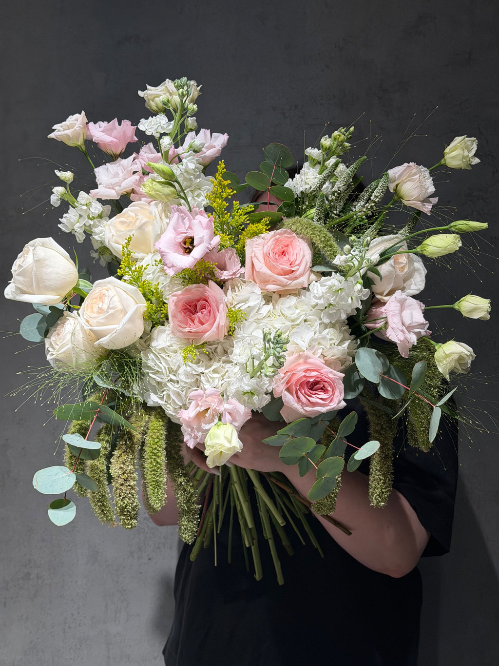 FLOWERS PINK AND GREEN BOUQUET “LEONIE”