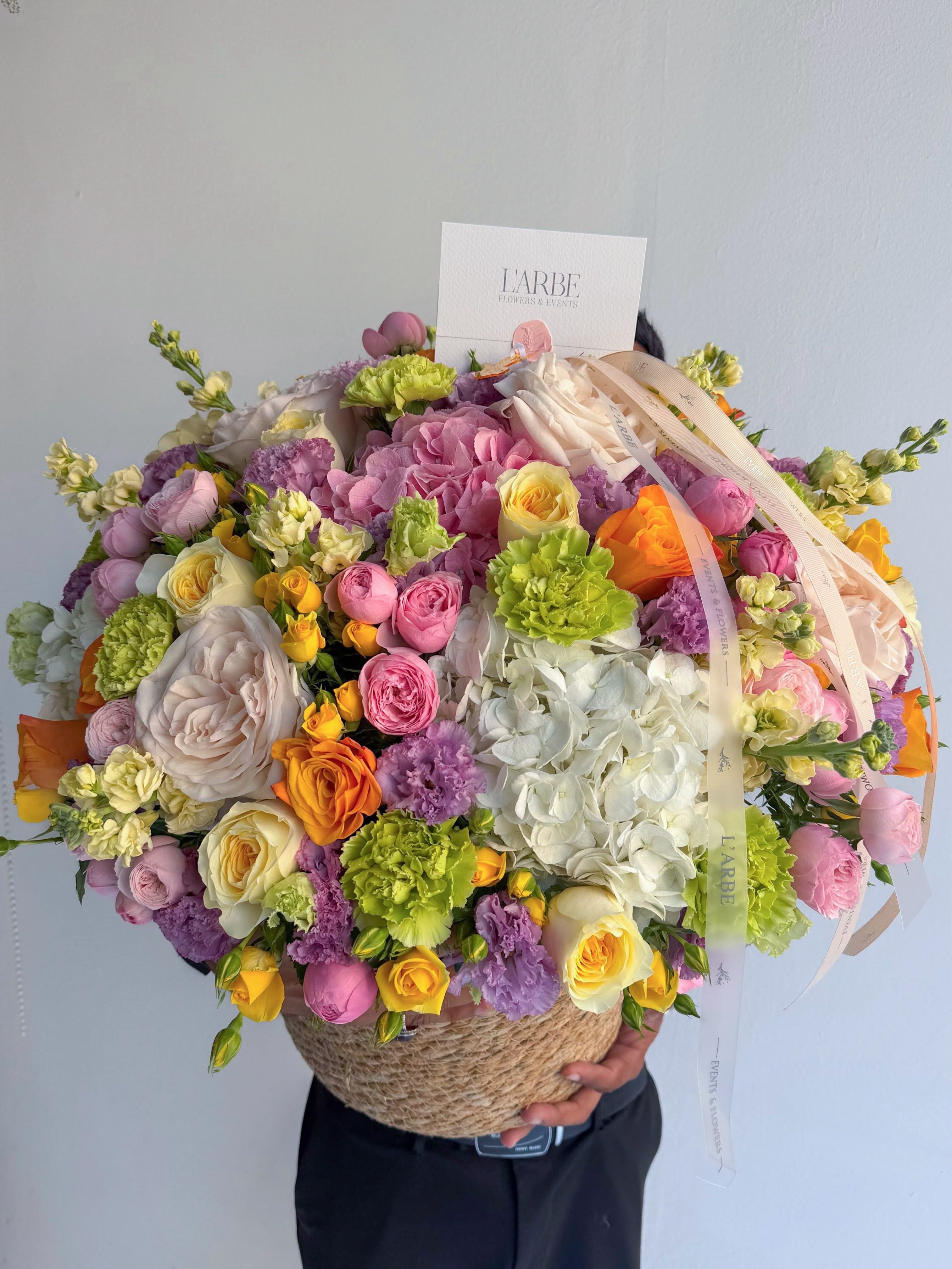 WOW BASKET WITH FLOWERS MIX “RAINBOW”