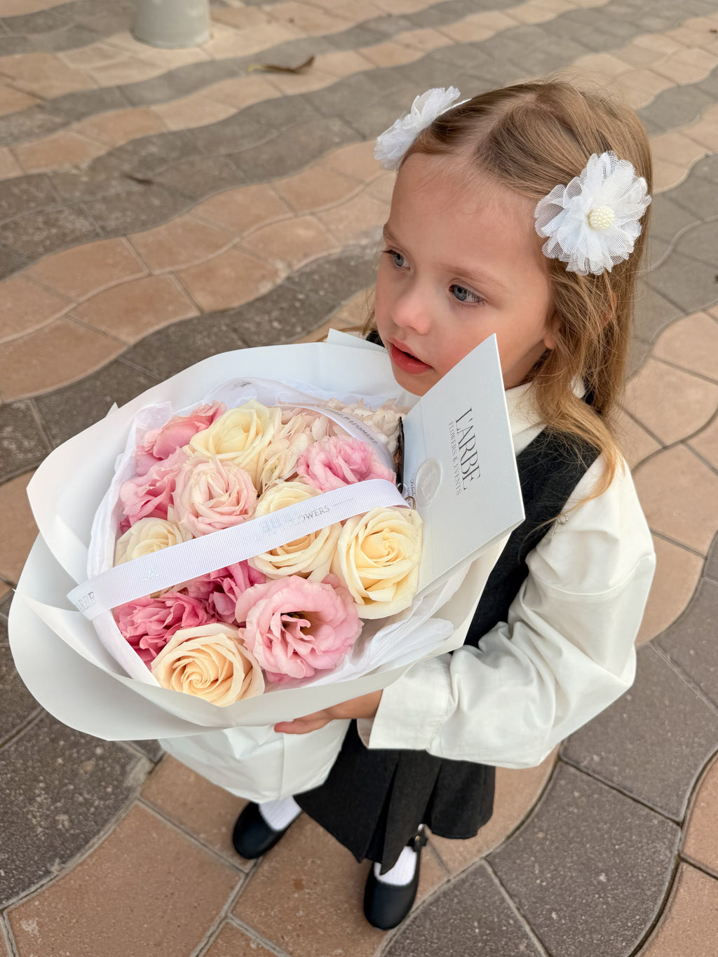 FLOWERS BOUQUET WITH WHITE AND PINK ROSES