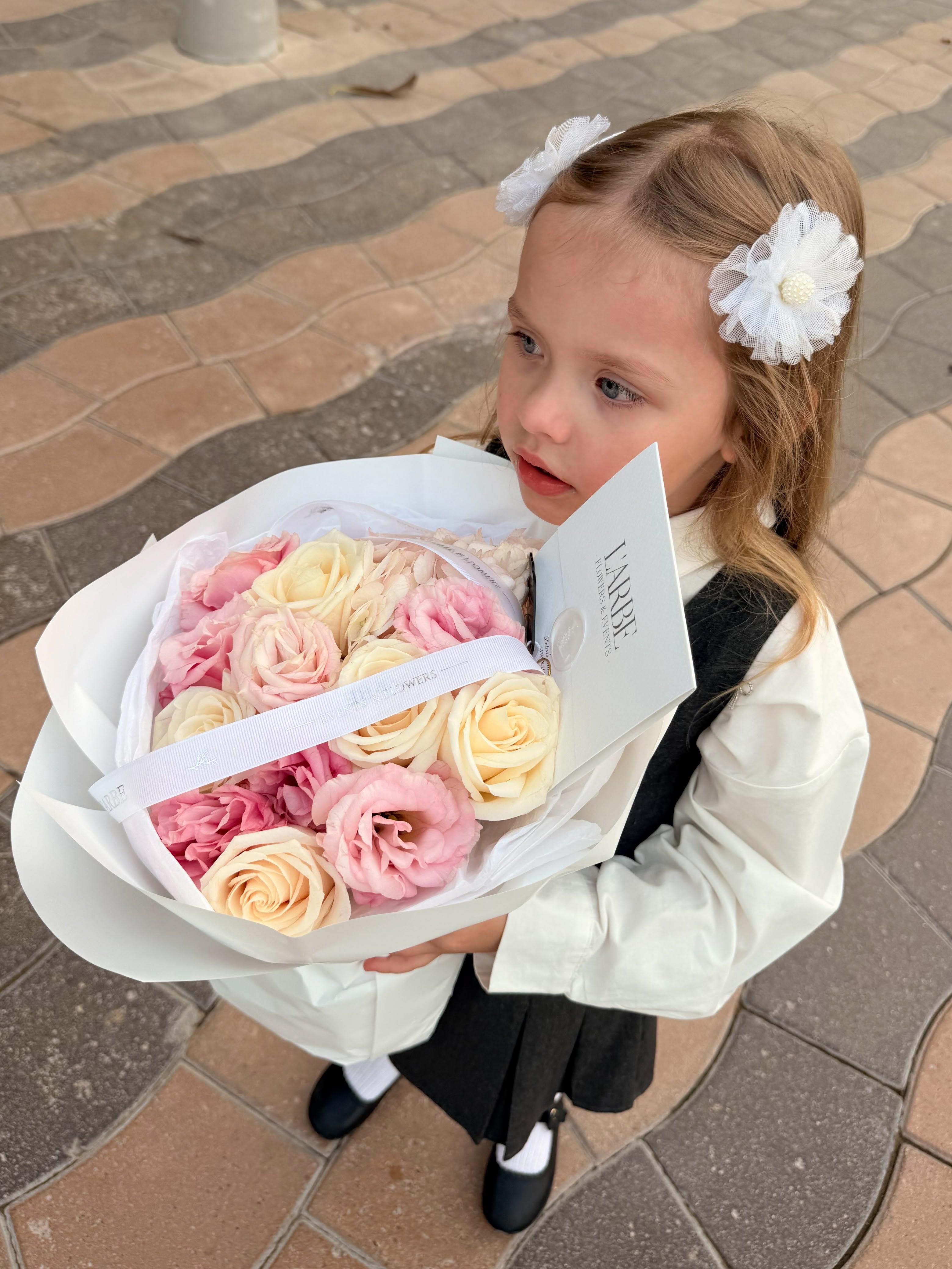 FLOWERS BOUQUET WITH WHITE AND PINK ROSES