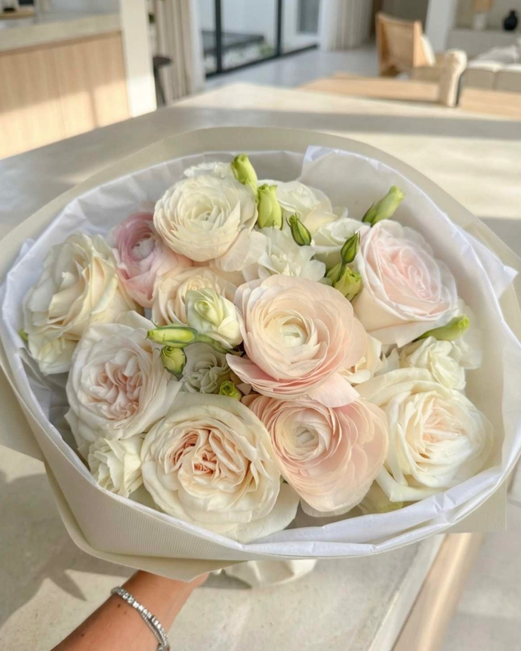 DELICATE PINK AND WHITE FLOWERS BOUQUET WITH PEONY ROSES AND RANUNCULUS