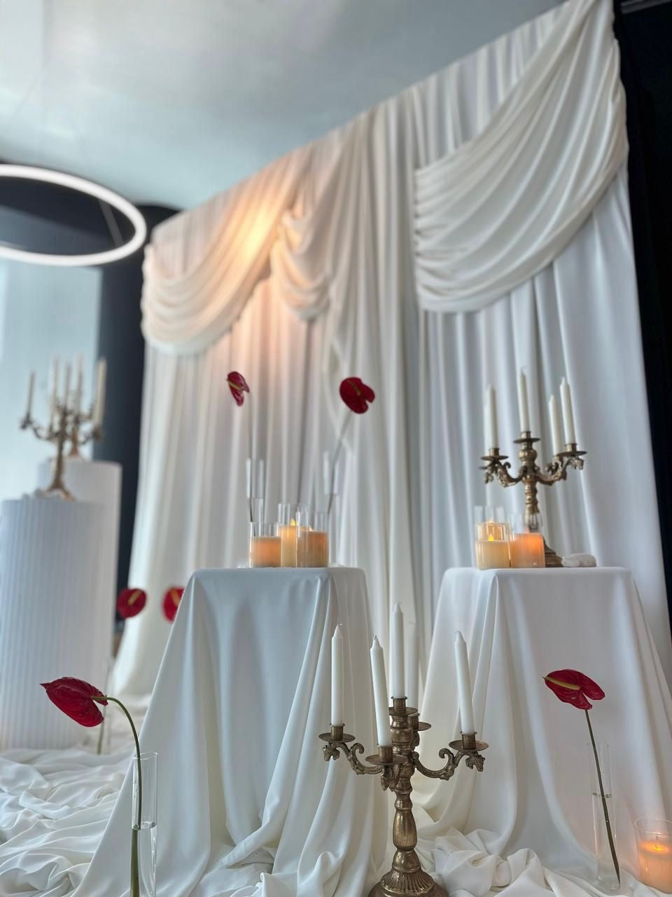 PHOTOZONE WITH FLOWERS AND CANDLES