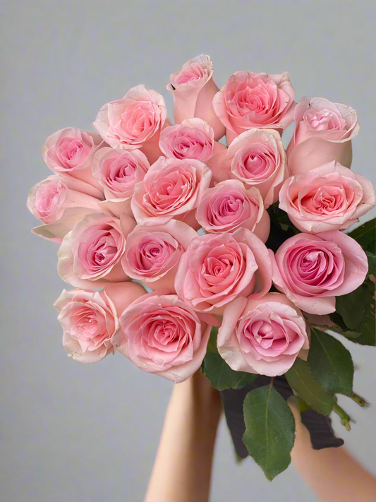 19 roses Light pink color