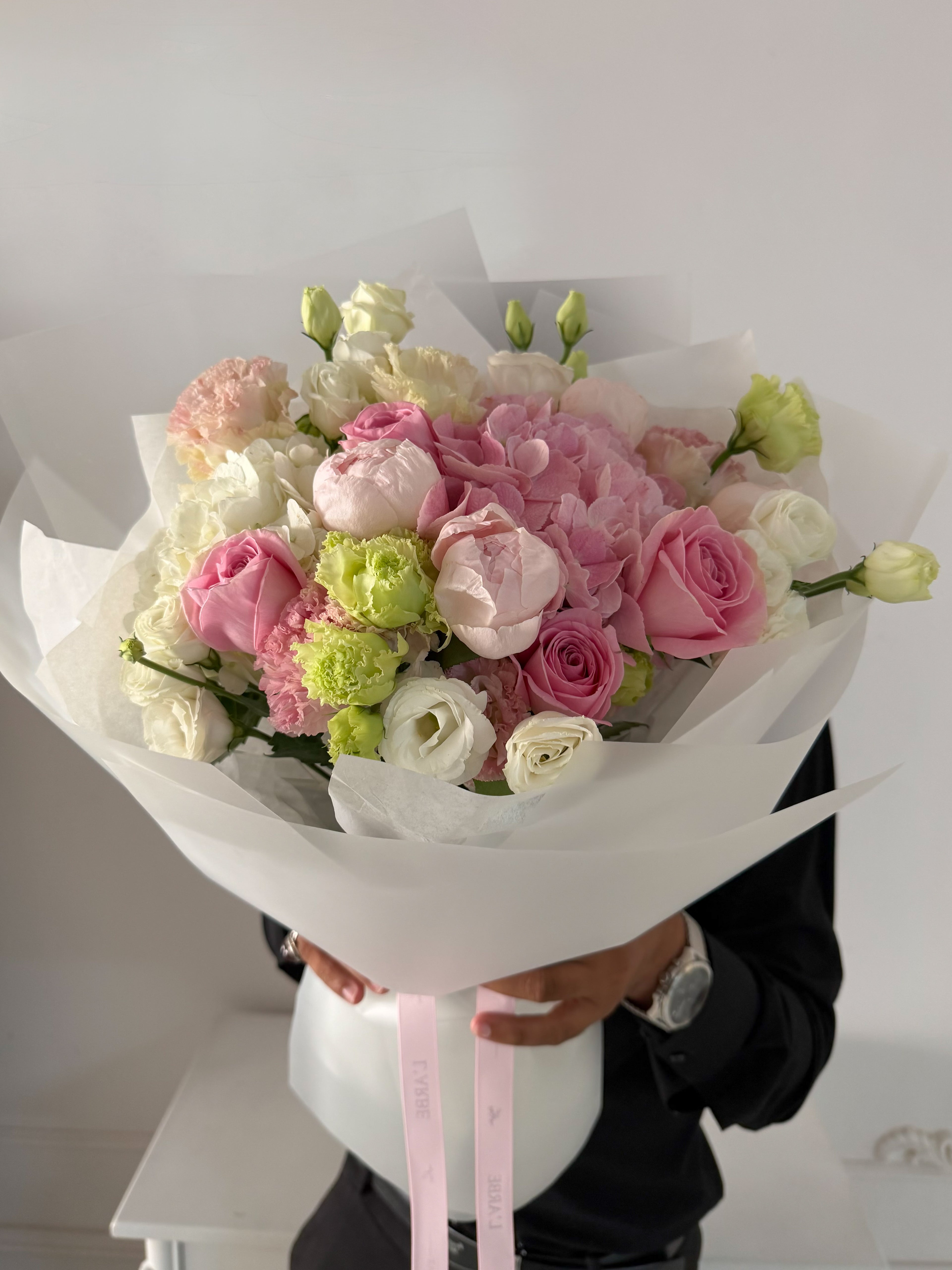 FLOWER MIX WITH PEONY ROSES AND EUSTOMA