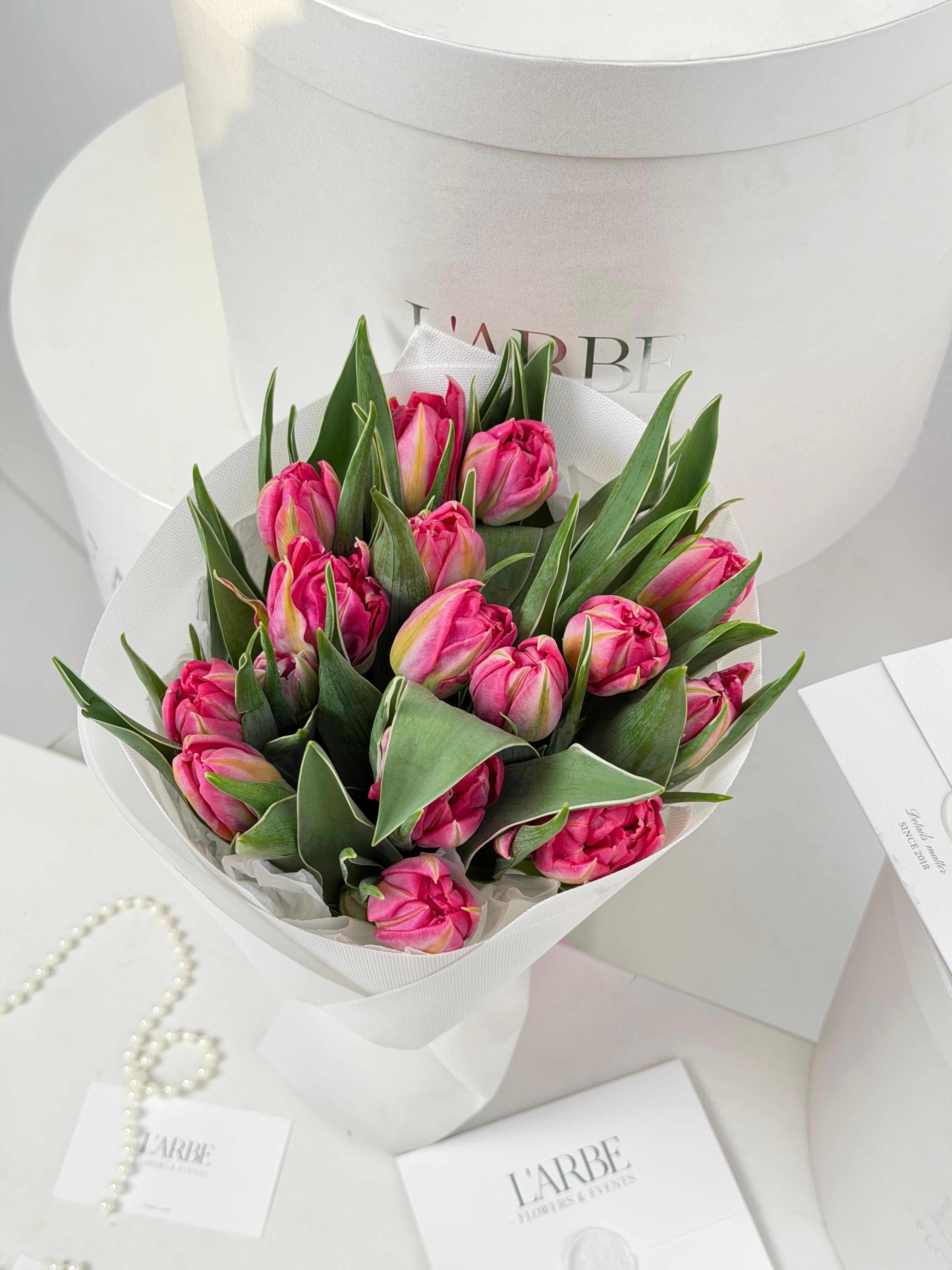 FLOWERS BOUQUET WITH 15 FLASHPOINT TULIPS