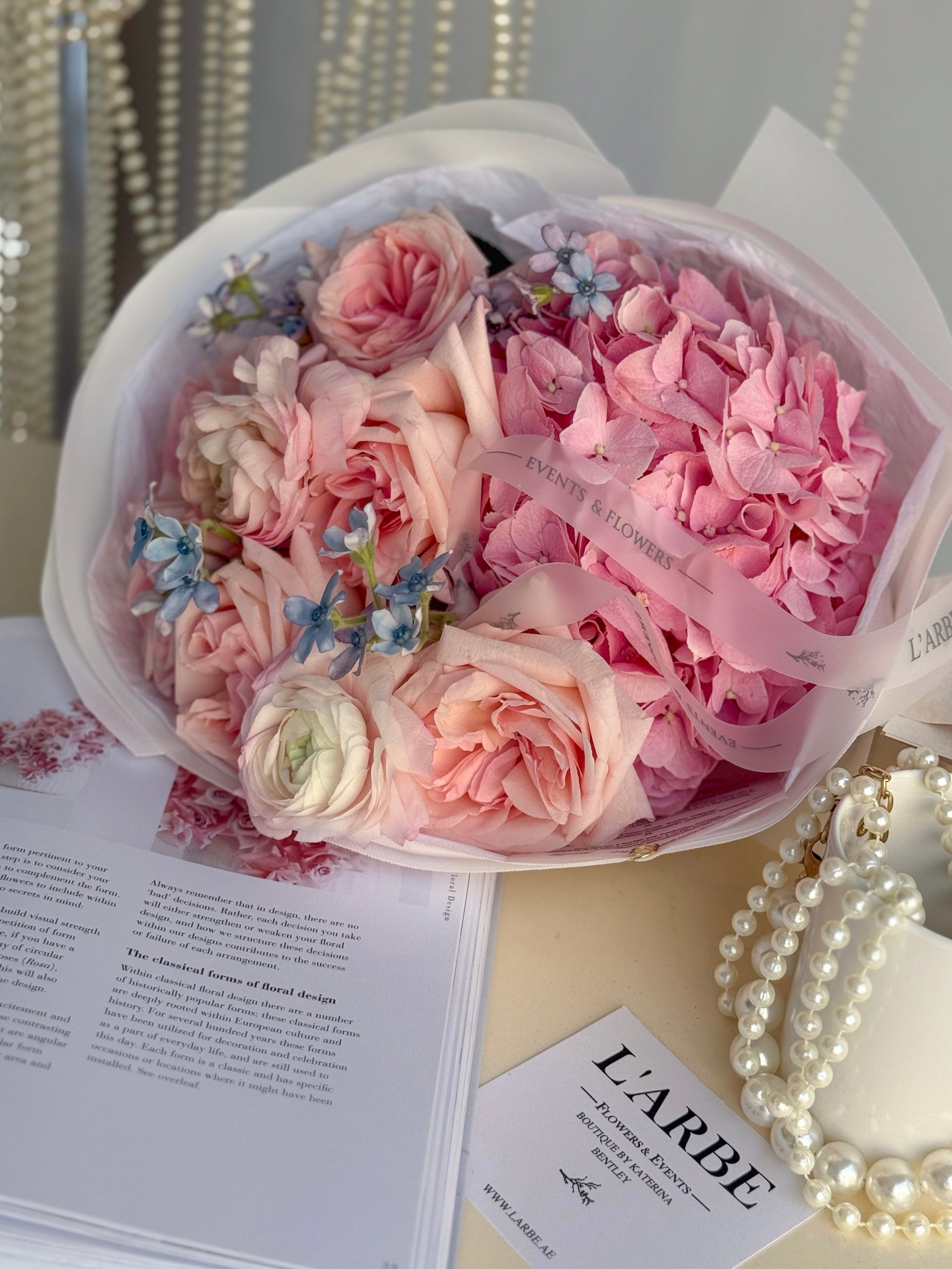 PINK FLOWERS BOUQUET “LA GENTILLESSE” WITH OXYPETALUM