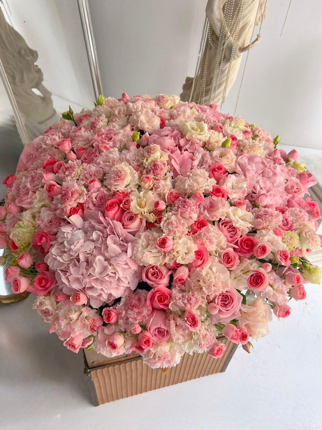 FLOWERS BASKET WITH FLOWERS PINK MIX “AESTIVAL”