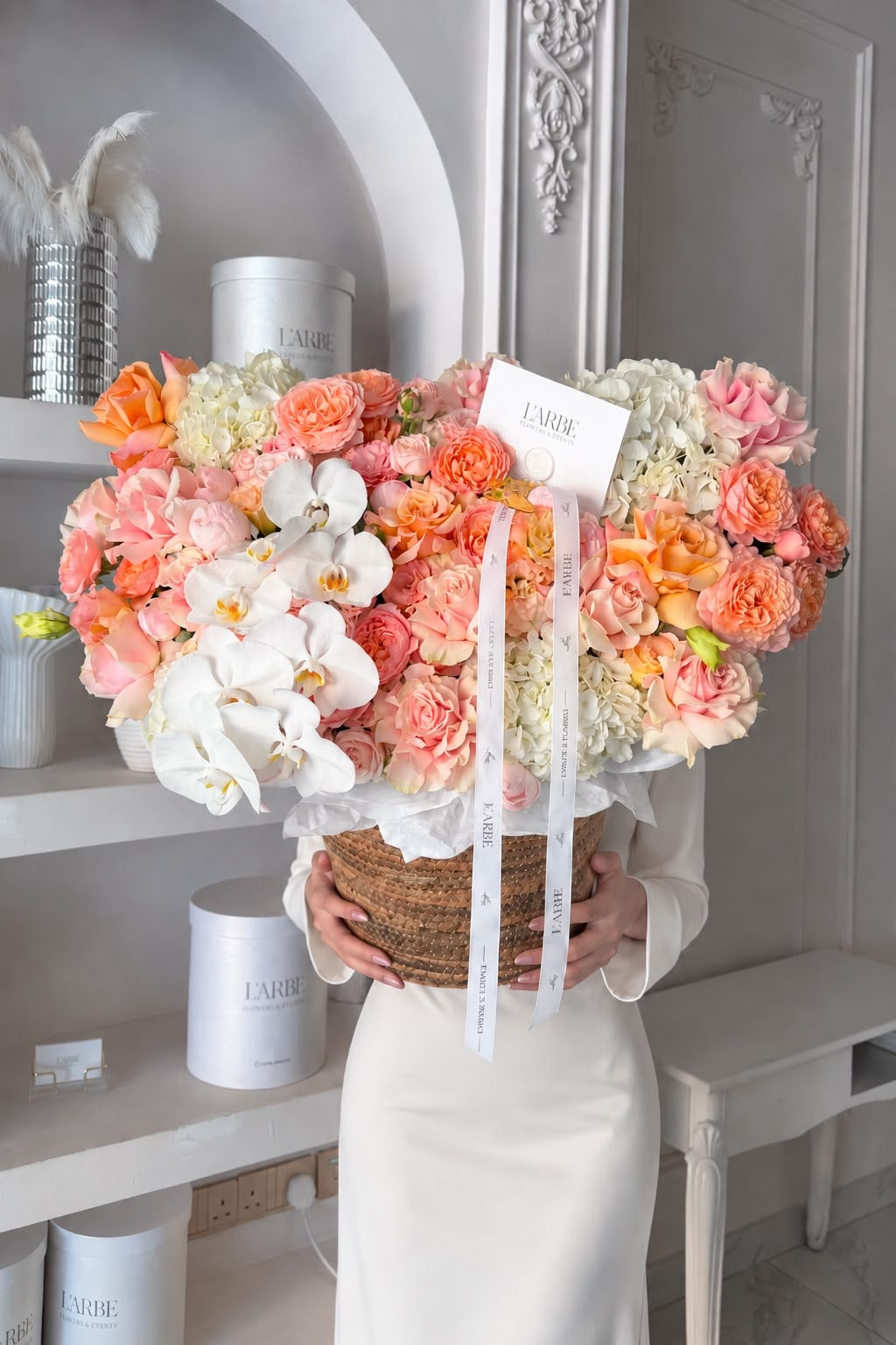 FLOWERS MIX ORANGE AND WHITE WITH ORHID “APEROL NEW BAG”