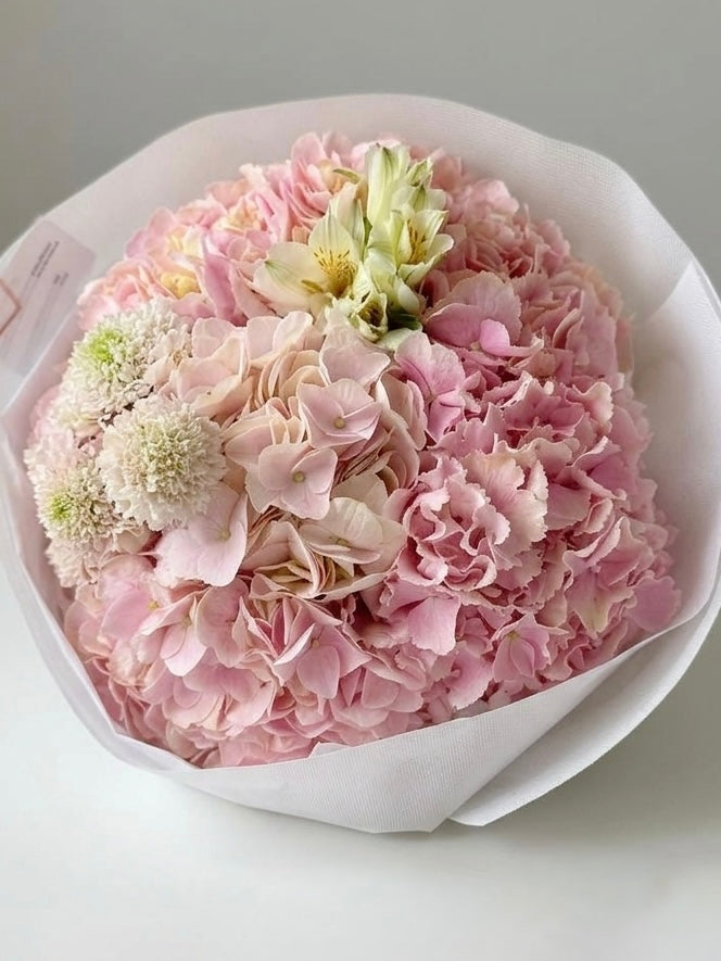 FLOWERS BOUQUET WITH HYDRANGEAS “BLOSSOM”