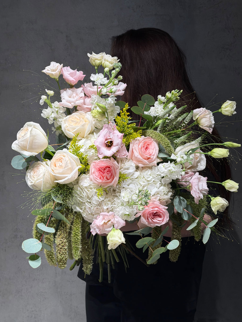 FLOWERS PINK AND GREEN BOUQUET “LEONIE”