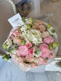 FLOWERS ARRANGEMENT WITH RANUNCULUS “LA PLUIE”